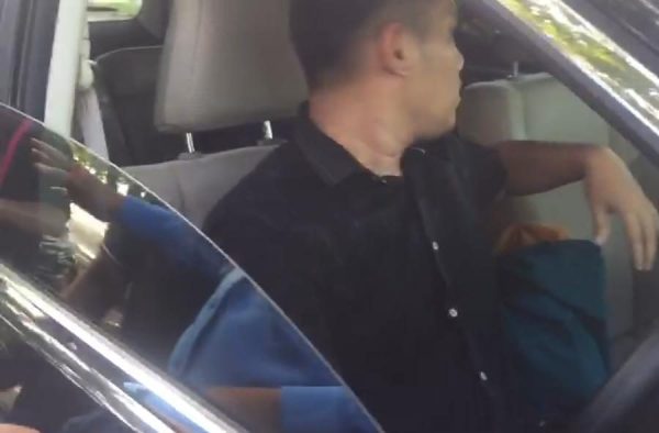 Dokter Genjot Perawat Dalam Mobil Parkir di Bandara Digerebek Warga