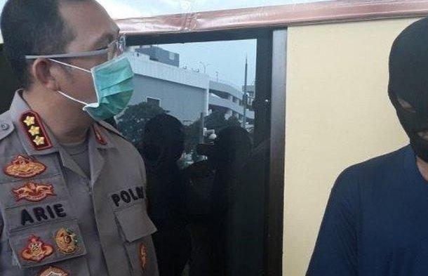 Tak Terima Dilarang Hubungan Dengan Perempuan, Karyawan Depo Isi Ulang Bunuh Pasangan Sejenisnya