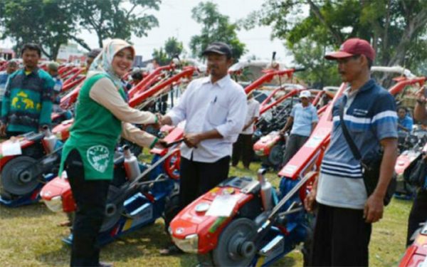 Oknum Anggota Dewan Diduga Dalangi Pungli Bantuan Handtraktor dan Tangki Semprot di Lampung Timur?