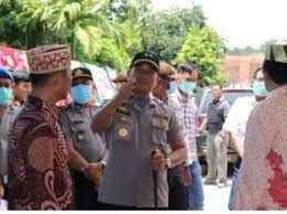 Tanpa Masker Kapolres AKBP Rachmat Tri Hariyadi Bubarkan Pesta Perkawinan Anak Pejabat Pesisir Barat