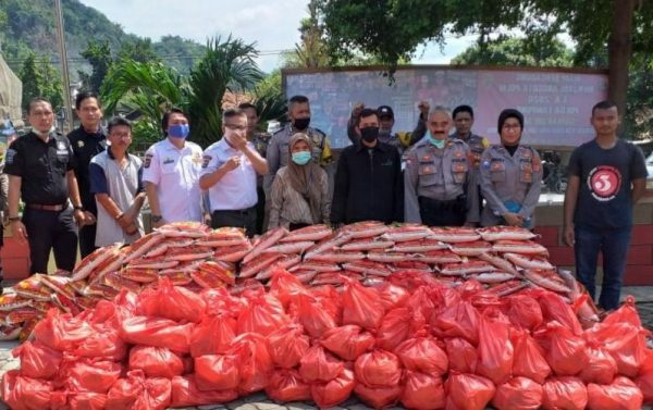 Pokdar Kamtibmas Bandar Lampung Salurkan Bantuan Paket Sembako di Tiga Kecamatan
