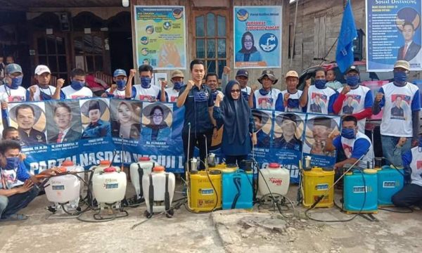 Ketua DPRD Mesuji Pimpin Penyemprotan Desinfektan di Desa Wiralaga