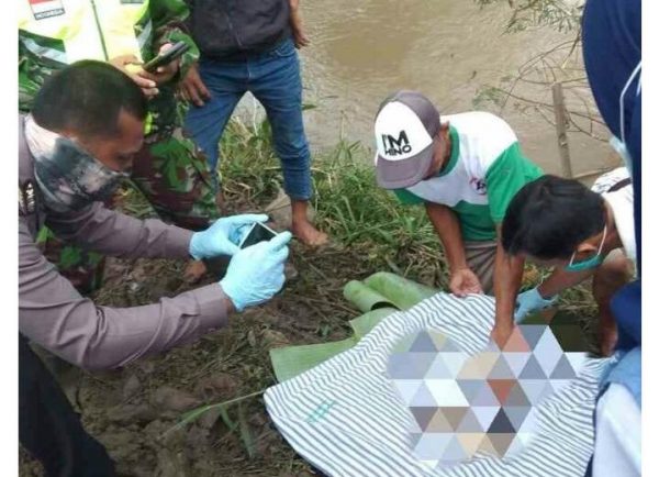 Polsek Gadingrejo dan Tim Identifikasi Polres Pringsewu Identifikasi Mayat Bayi Orok di Sungai Way Bulok