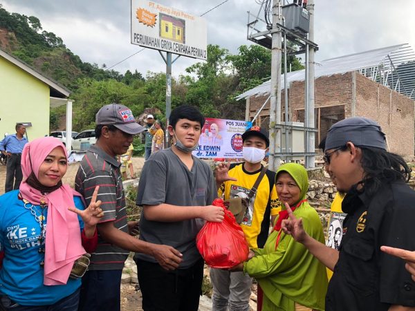 Duta Anak Indonesia Peduli Sosial Muhammad Gusti Saibatin Salurkan Bantuan Korban Banjir Keteguhan