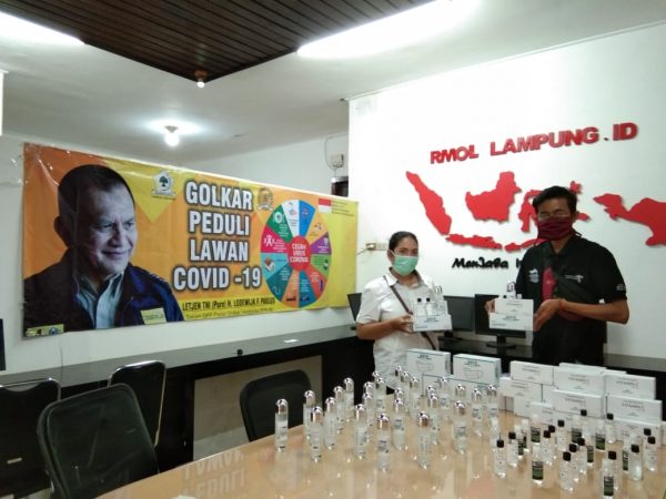 JMSI Salurkan Bantuan APD DPP Partai Golkar ke Pasar Tradisional