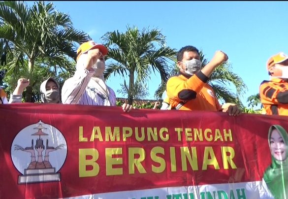 Nessy Mustafa Kukuhkan Relawan Bersinar Pencegahan Covid-19 Way Pengubuan Dan Terusannunyai