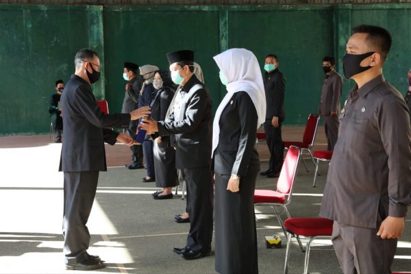 Sekdaprov Fahrizal Darminto Lantik 104 Pejabat Eselon