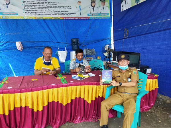Perpustakaan Tanggamus Keliling Kunjungi Posko Covid-19 Kecamatan