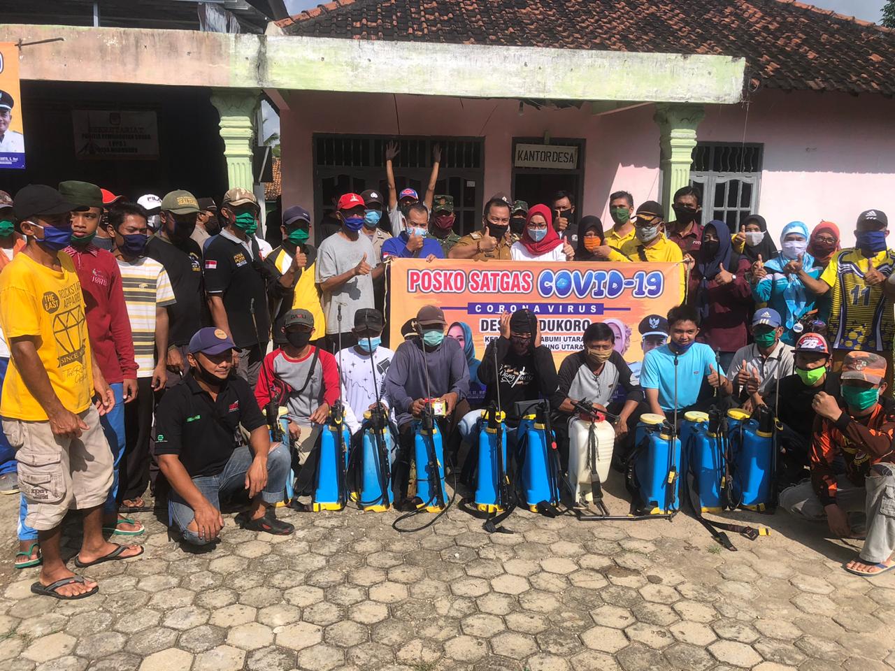 Putus Matarantai Sebaran Covid-19, Desa Madukoro Semprot Desinfektan di Sarana Publik