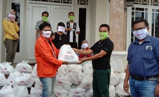 Rmollampung Berbagi Sembako dan APD