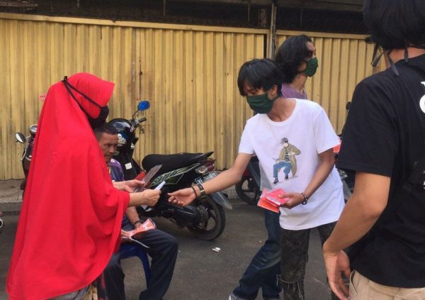 GERABAS 2017 Bagikan Ratusan Masker dan Handsanitizer