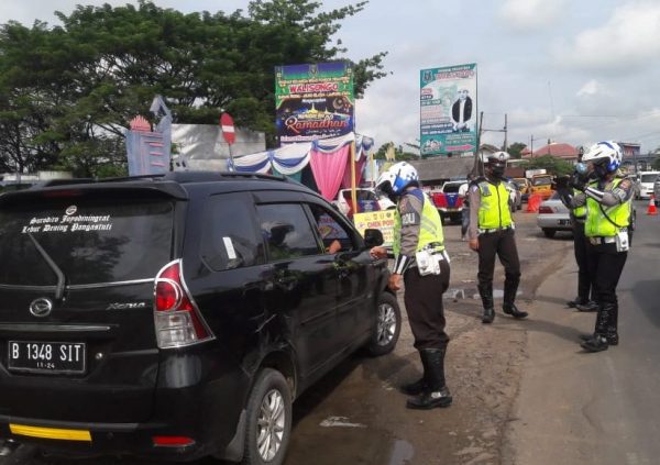 Pasca Larangan Mudik, Polres Lampura Lakukan Penyekatan Pendatang