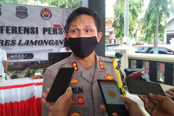Pandemi Corona, 10 Orang Tewas Akibat Miras Oplosan di Lamongan Polisi Tahan Pemasok