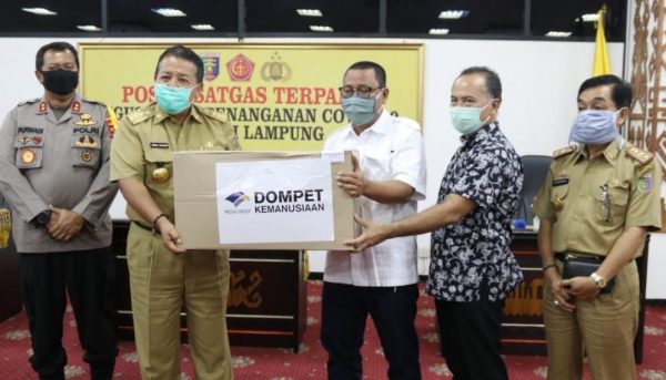 Yayasan Kemanusiaan Media Group Salurkan Bantuan APD kepada Pemprov Lampung