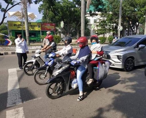 Pandemi Covid-19, Wakil Wali kota Metro Turun ke Jalan Himbau Pengemudi Ikuti Aturan Pemerintah