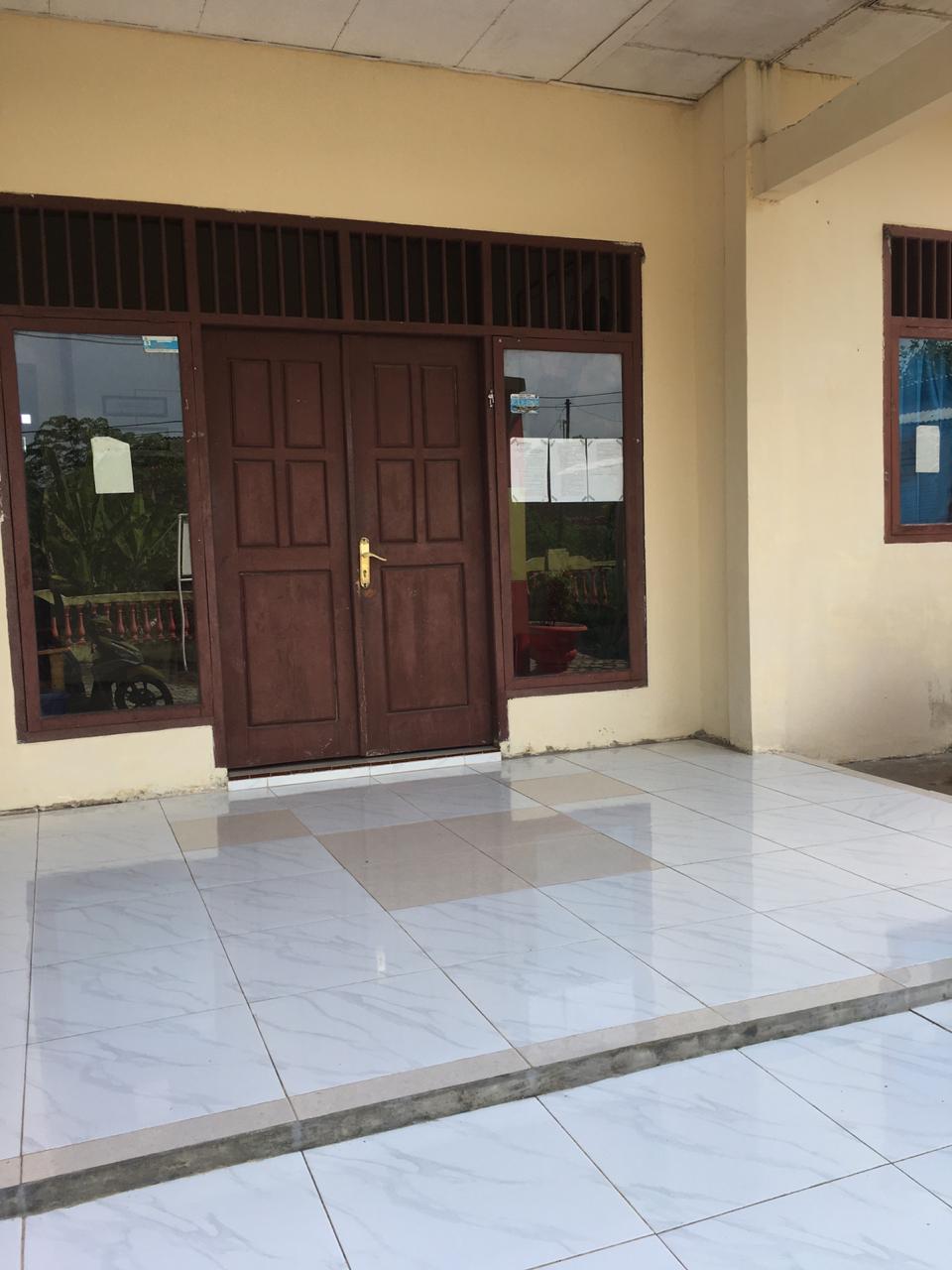 Warga Keluhkan Pelayanan Kantor Kelurahan Adipuro Yang Kerap Kosong