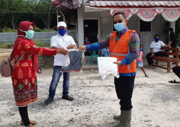 Bidan Desa Dapat APD dan Vitamin Dari Puskes Bukoposo Way Serdang