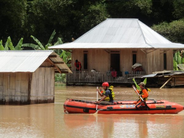 Sungai Way Semaka Meluap Sawah dan Pemukiman Warga Terendam 