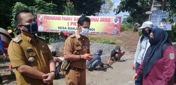 Di Tengah Pandemi Corona, Program PKTD Banjarwangi Berikan Warga Kesempatan Bekerja