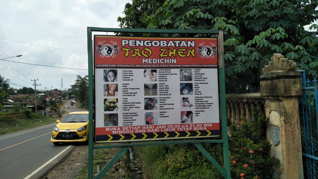Oknum Preman Bekingi Klinik Tao Zhen Medichin ‘Teror’ Wartawan Hariansumatera.com Biro Lampura