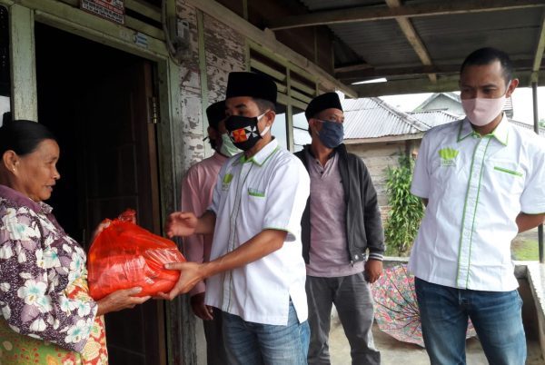 HKTI Lampung Barat Berbagi di Tengah Pandemi Covid-19