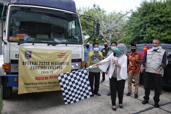 Nunik Buka Operasi Pasar Bersubsidi Ketiga di Tulang Bawang Barat