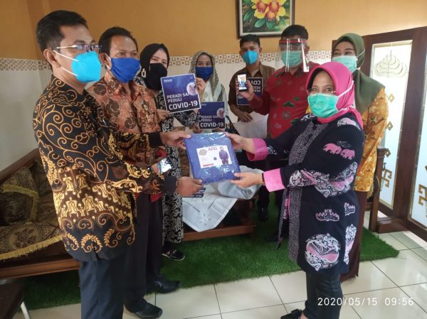 PERADI SAI Salurkan Bantuan APD Covid-19 ke RSD. Dr. A. Dadi Tjokrodipo Kota Bandar Lampung