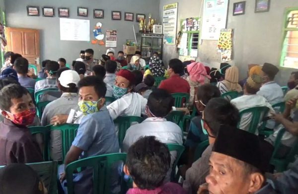 Dua Kali Pemilihan BHP Pekon Kandang Besi Batal, Kerumunan Massa Tanpa Fisical Distancing Covid-19