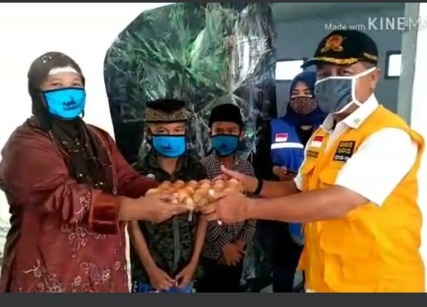 Camat Way Serdang Salurkan Bantuan Sembako Untuk Anak Yatim