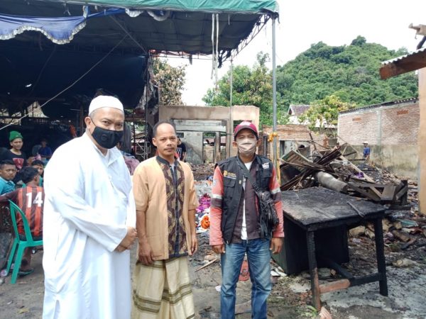 ACT Salurkan Bantuan Warga Terdampak Banjir Rob dan Angin Puting Beliung
