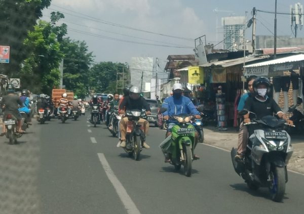H-2 Idul Fitri Pasar Kota Bandar Lampung Padat dan Ramai Pedagang dan Pembeli Sama-sama Was-Was