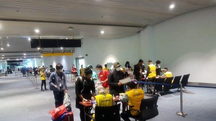 Penumpang Bandara Soekarno Hatta Membludak 11 Orang Positif Covid-19
