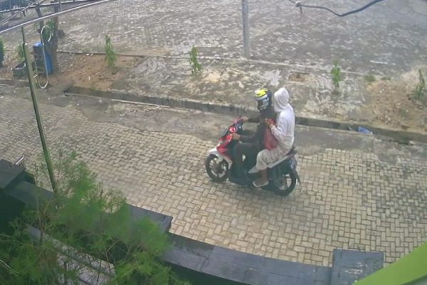 Belum Terungkap, Pelaku Teror Bom Molotov Rumah Pegawai PN Tanjungkarang Terekam CCTV