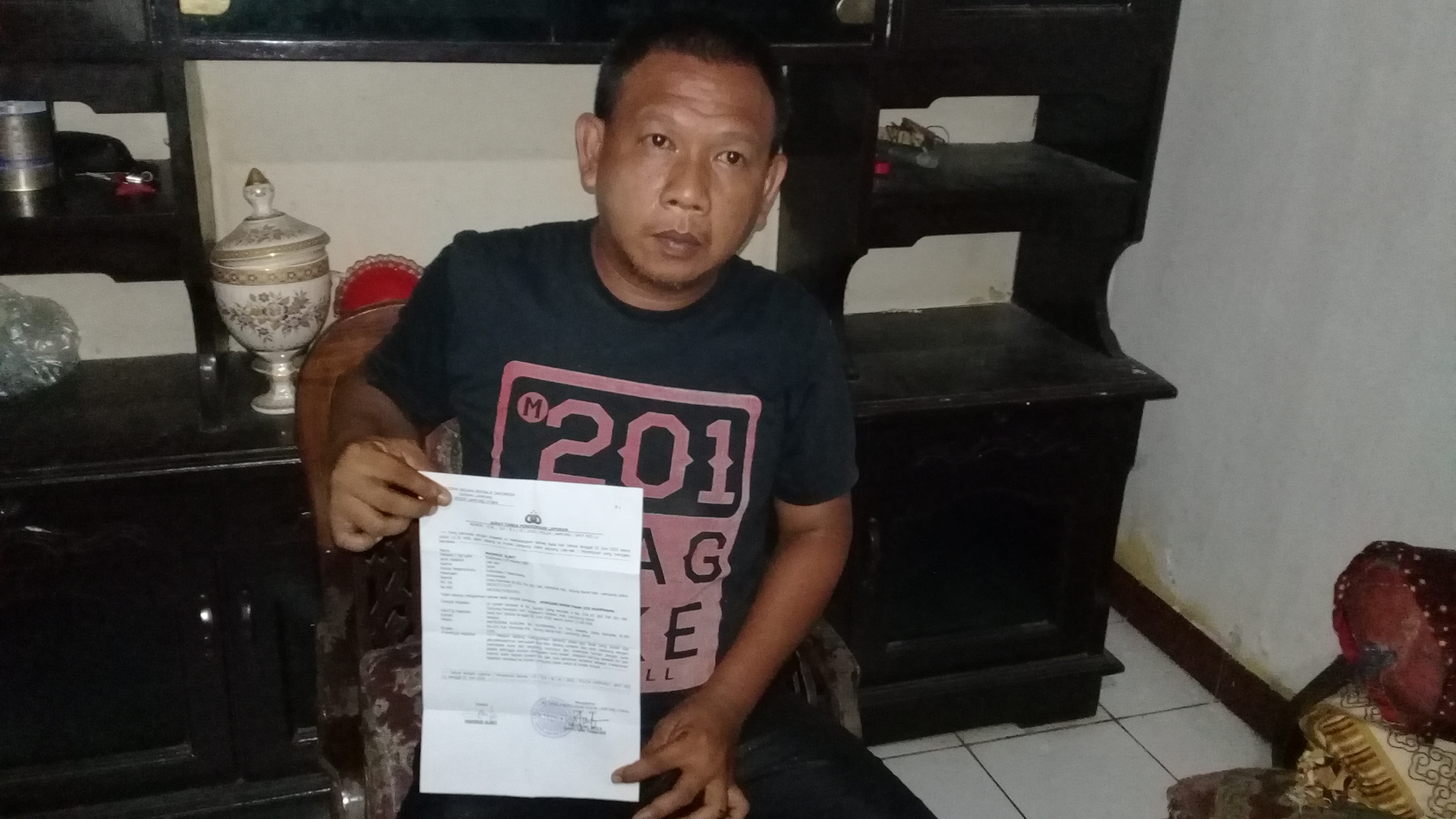 Rembug Desa Kamplas, Kasi Pemerintahan ‘Aksi Cowboy’ Hantam Kasi Kemasyarakatan