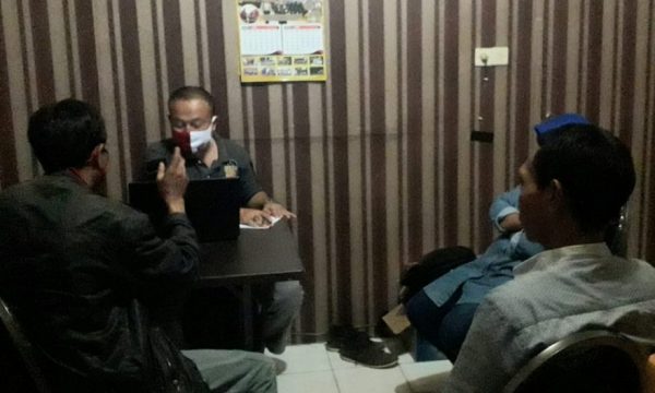 Peras Warga di Kecamatan Pugung Tiga Wartawan “Abal-Abal” di Tangkap Tekab 308 Polres Tanggamus