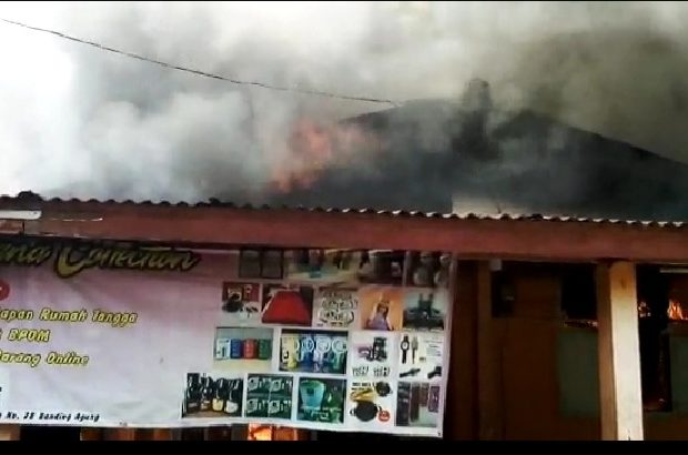 Rumah Pedagang Perabotan Listrik dan Rumah Tangga di Talang Padang Ludes Terbakar