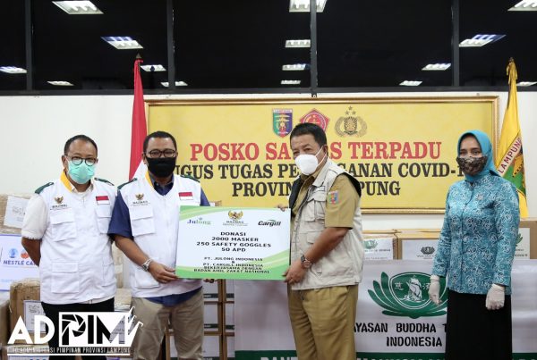 Gubernur Terima Bantuan Sembako dan APD dari Yayasan Buddha Tzu Chi, PT Nestle dan Baznas Lampung