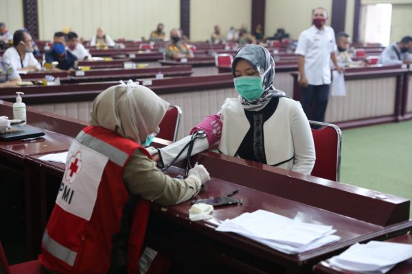 Nunik Ajak ASN Lakukan Donor Darah di Tengah Pandemi Covid-19