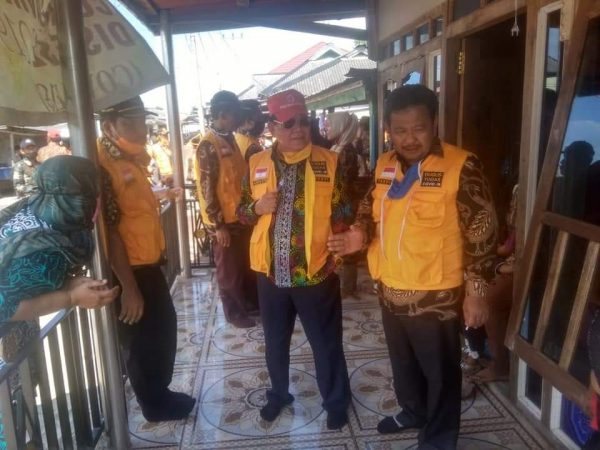Bupati Saply Kunjungi Warga Korban Banjir di Rawajitu Utara