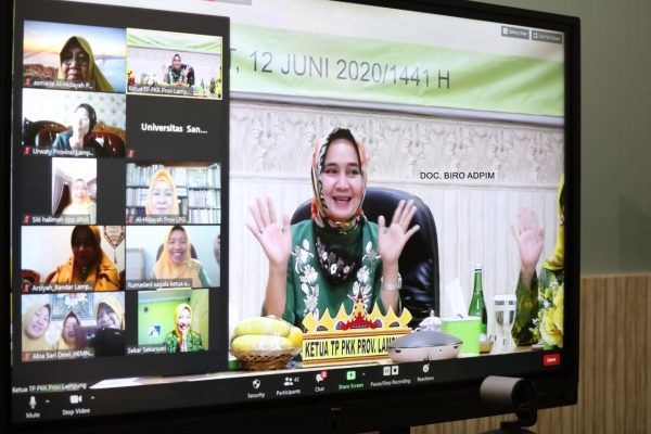 Riana Sari Halalbihalal Virtual Dengan Pengurus Pengajian Al Hidayah se-Provinsi Lampung