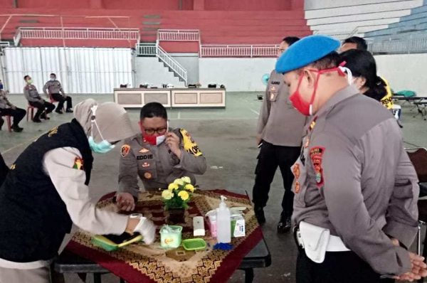 Kapolres Lamsel Pimpin Donor Darah HUT Bhayangkara