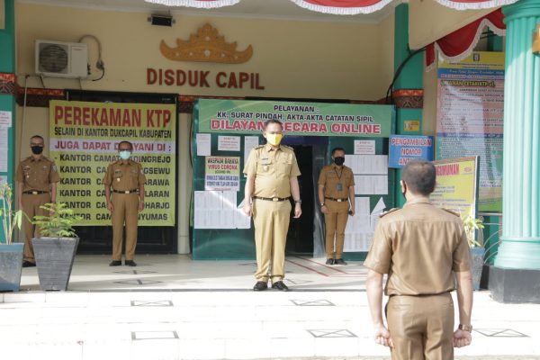 Wakil Bupati Pringsewu Pimpin Apel Pagi Disdukcapil dan Bappeda