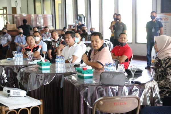 Arinal dan Dirut PT Pelindo II Panjang Bahas Exit Tol Pelabuhan di Lapangan Golf