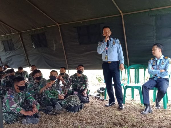 Kantor Imigrasi Beri Pembekalan Latihan Penyiapan Latpratugas Satgasmar Amabalat dan Pulau Terluar