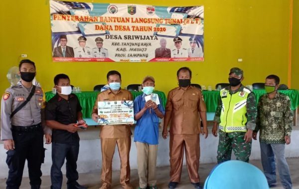 Desa Sriwijaya Salurkan BLT Covid-19 ke Tiga Kali
