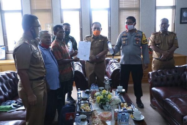 Bupati Lamsel Fasilitasi Warga Ketapang Yang Tawarkan Obat Penyembuh Korona