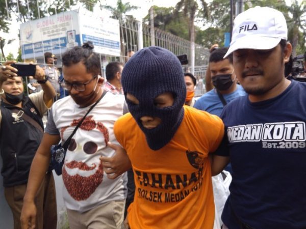Kesal Dengar Ledekan Dua Anak Tirinya Yang Tak Dibelikan Es Krim, Rahmad Bunuh Iksan dan Rafa dan Jasadnya Dibuang Keparit Dekat Sekolahan