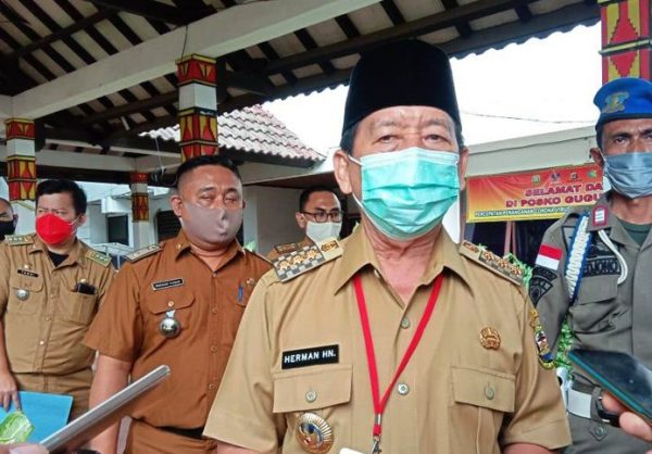 Walikota Bandar Lampung Segel 43 Lapo Tuak, Cafe Musik, dan Warung Remang-Remang Tak Berijizin dan Tanpa Protokol Kesehatan di Panjang