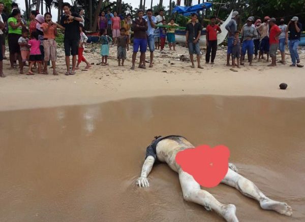 Warga Gempar, Ada Mayat  Pria Anonim Terdampar di Pantai Limus Tanggamus