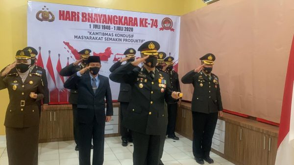 Patuhi Protap Lawan Covid-19, Polres Lampura Upacara Virtual Peringati Hari Bhayangkara ke-74